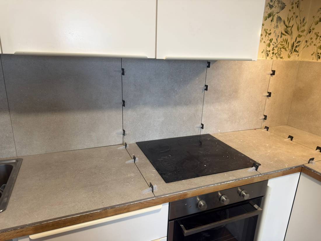 Cocina con encimera e inducción nuevas