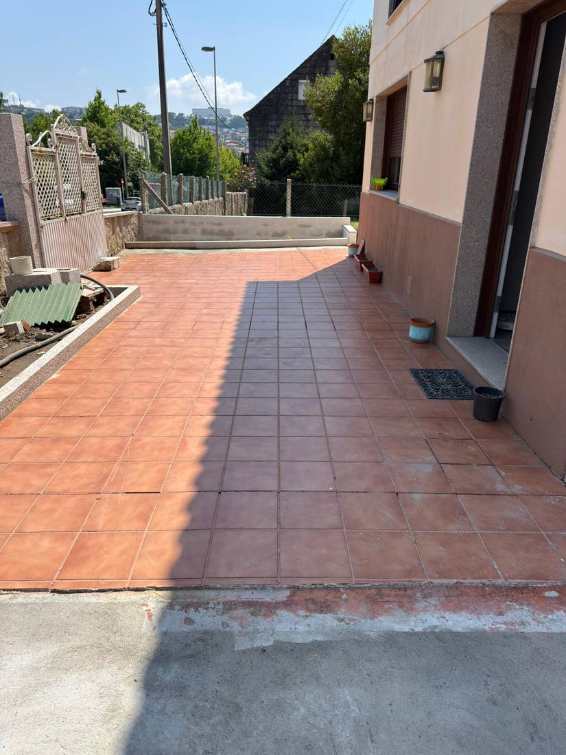 Pavimento exterior renovado