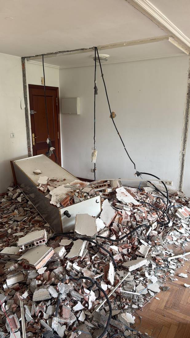 Antes: escombros tras la demolición